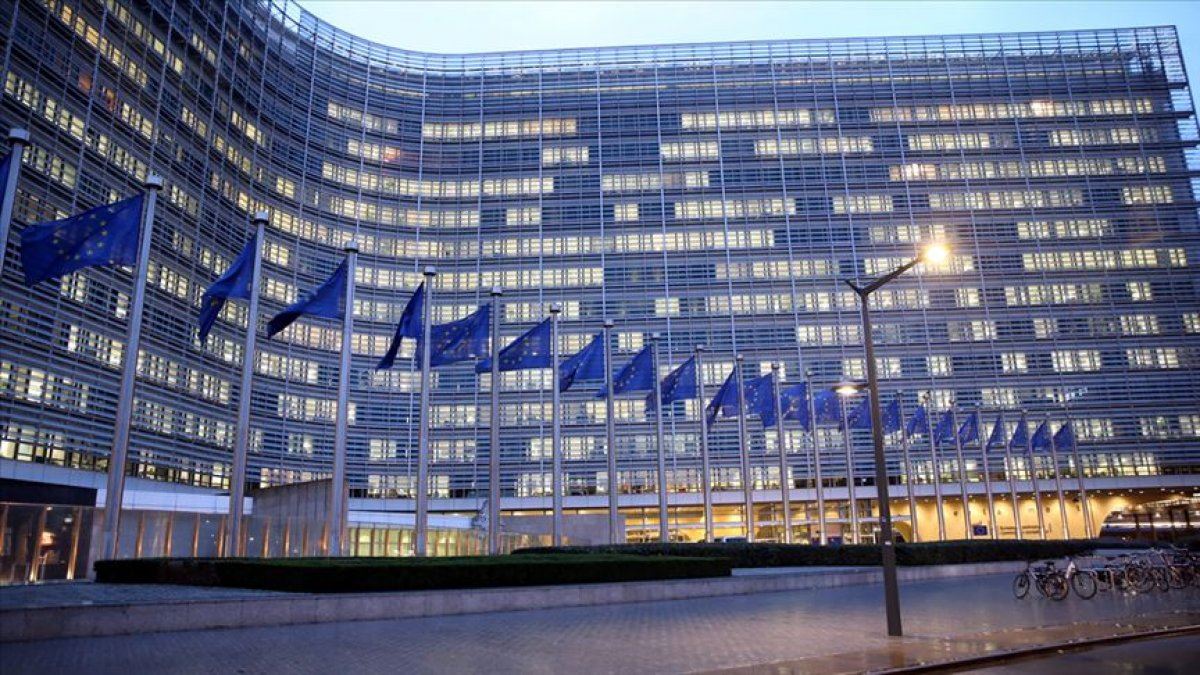 EU calls for continued supportive fiscal policies