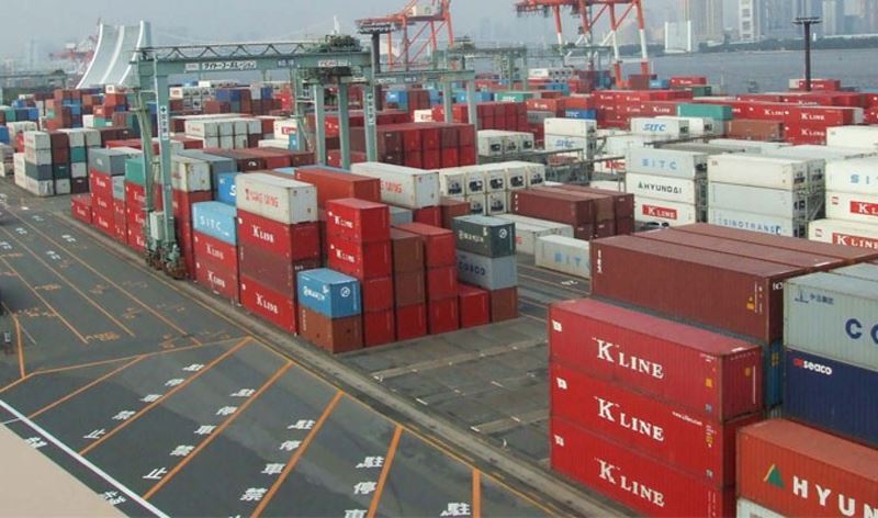 Japan's imports rose by 9.5 percent and exports by 13.5 percent