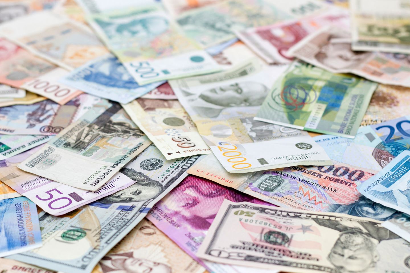 Russia reduces requirements for exporters to return foreign currency revenues