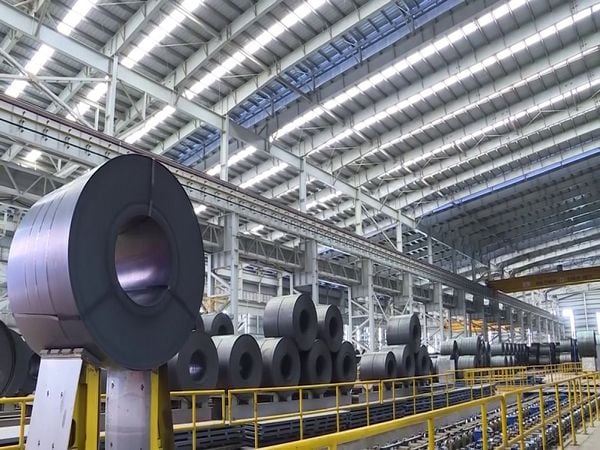 Thailand's economic difficulties also affect the steel industry