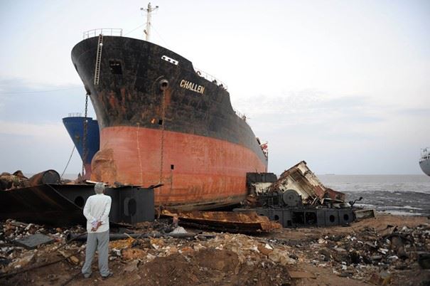 Pakistan's shipbreaking industry in crisis