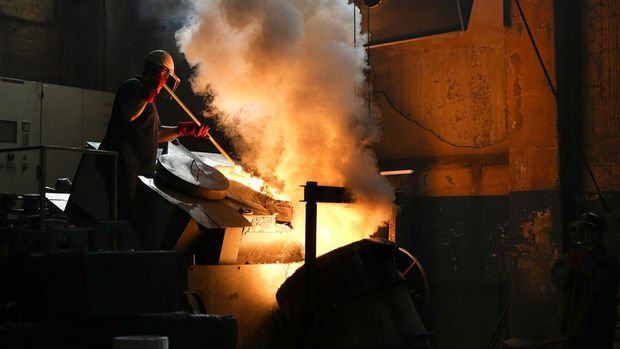 China's MIIT puts hold on steel capacity replacement programs