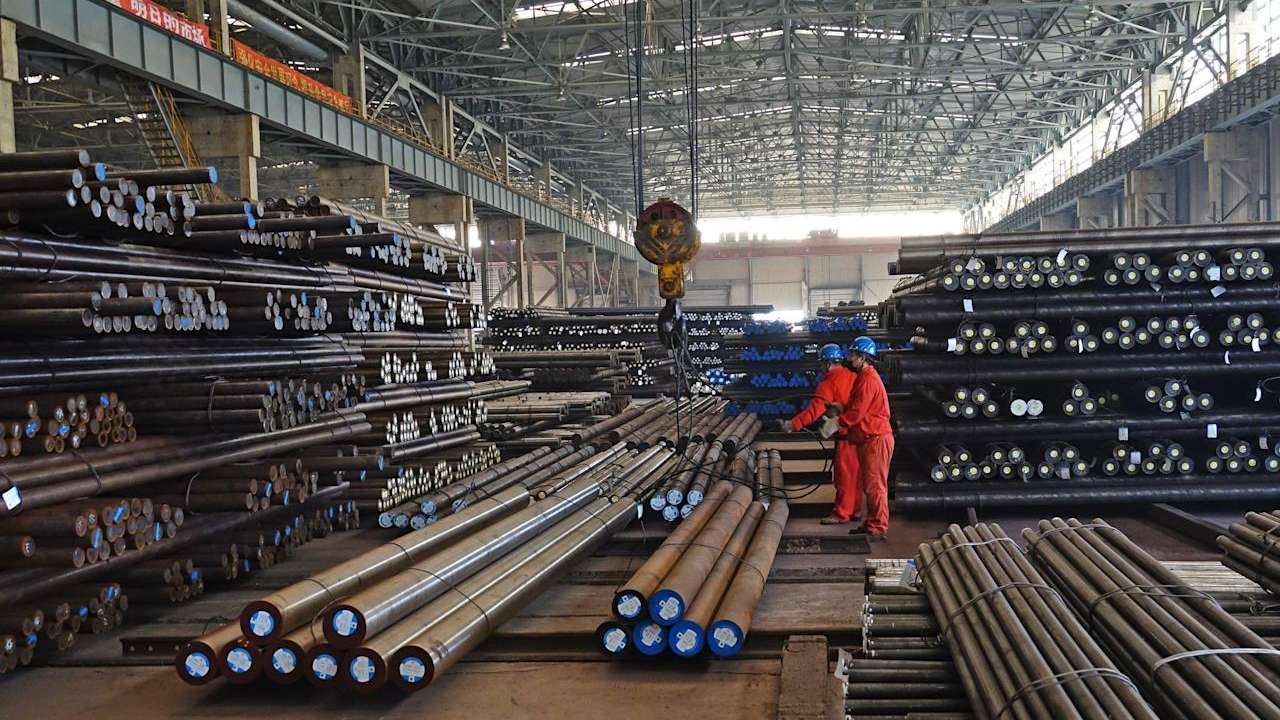 China ends capacity constraints for new steel plants