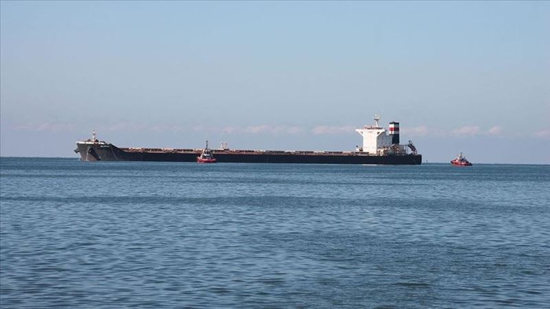 Ship carrying iron ore that ran aground in Ereğli Port was floated 