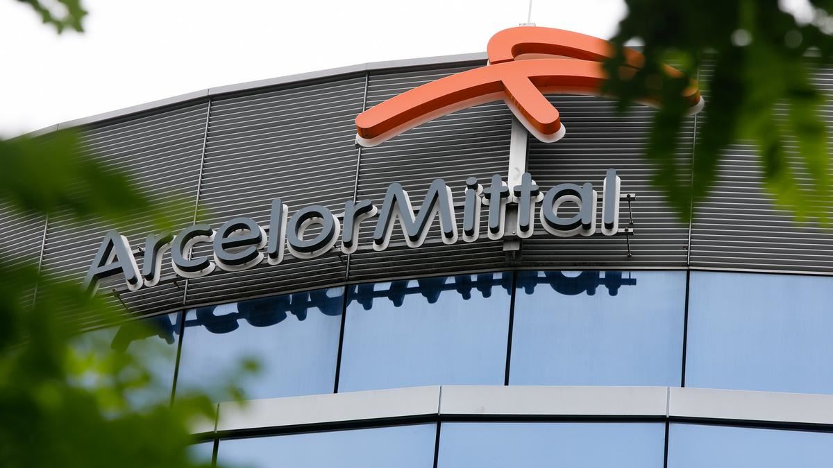 ArcelorMittal recorded a decrease in third quarter revenues