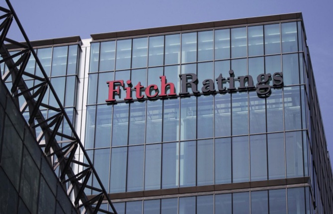 Fitch Kovid-19 nedeniyle küresel büyüme tahminini düşürdü