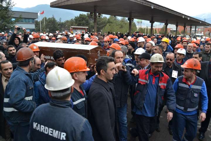 Kardemir İşçileri Son Yolculuğuna Uğurlandı