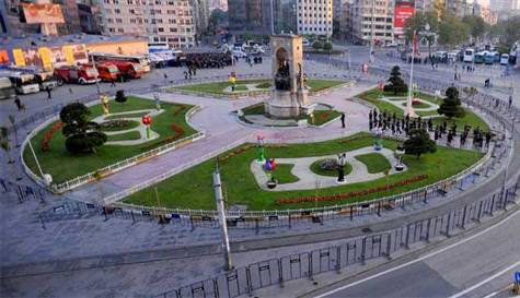 Taksim'de Bomba Paniği