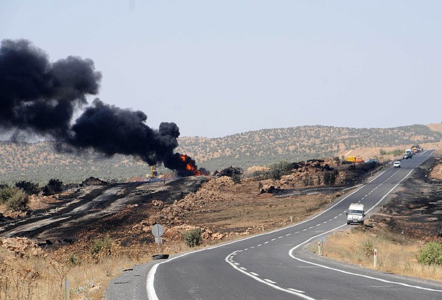 Diyarbakır'da Petrol Boru Hattında Yangın