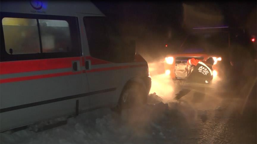 Hamile Kadını Taşıyan Ambulans Fırtınada Mahsur Kaldı